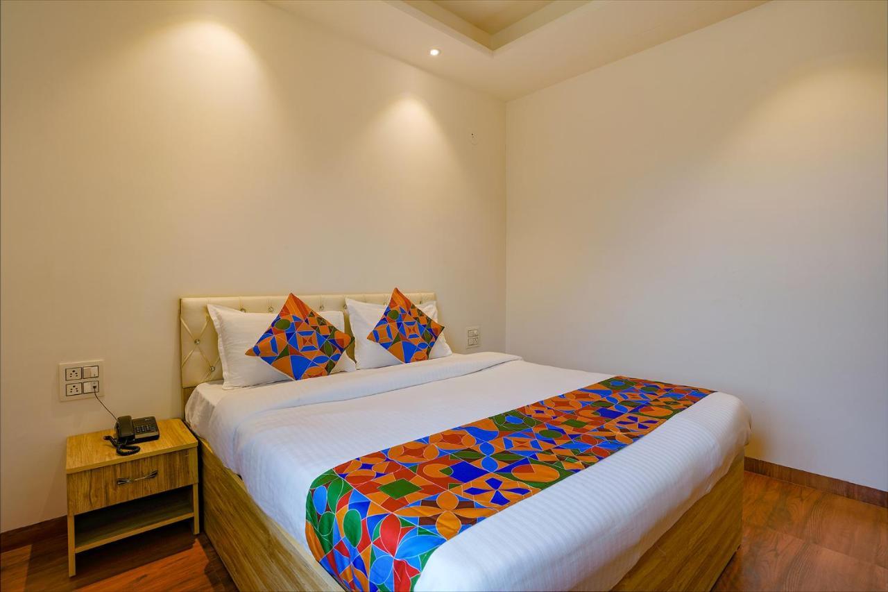 Collection O Hotel Farmaish Garden Chinchvad Exterior foto